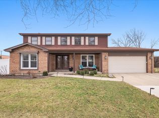 805 Sutton Dr, Northbrook, IL