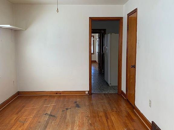 2nd image of 405 Guilford Ave #1