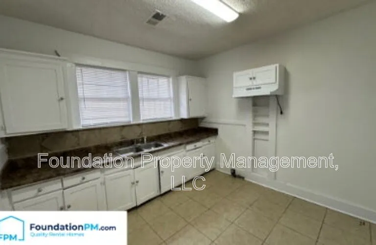 914 Garland St — Photo 4