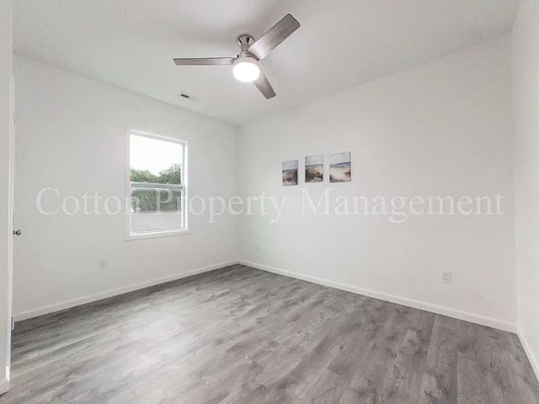 2709 Worth Dr — Photo 25
