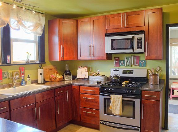 5th image of 820 W Parrish Ave