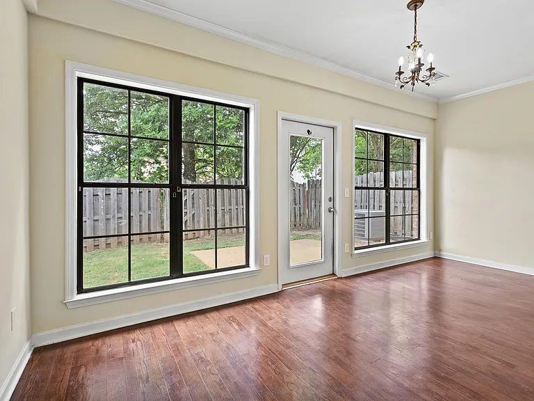 1951 Stephanie Ct — Photo 3