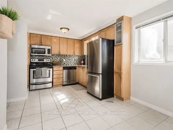 110 Steeles Cres, Cambridge, ON N1R 8C4