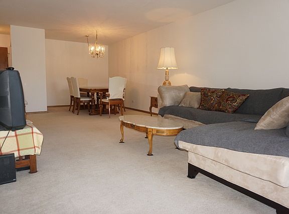 4th image of 263 S Clubhouse Dr Unit 127