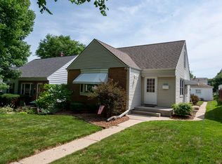 2932 S 49th St, Milwaukee, WI 53219