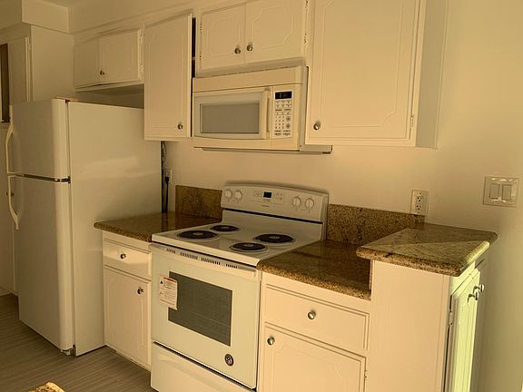 4th image of 11744 Darlington Ave APT 101