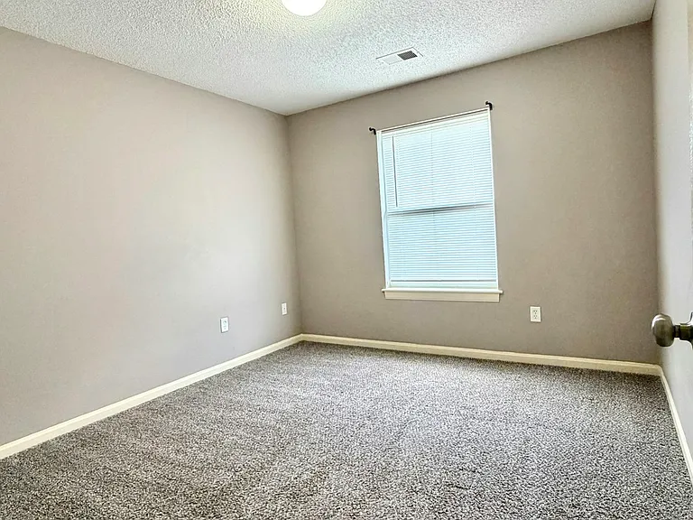 224 N Hedge Ln — Photo 14