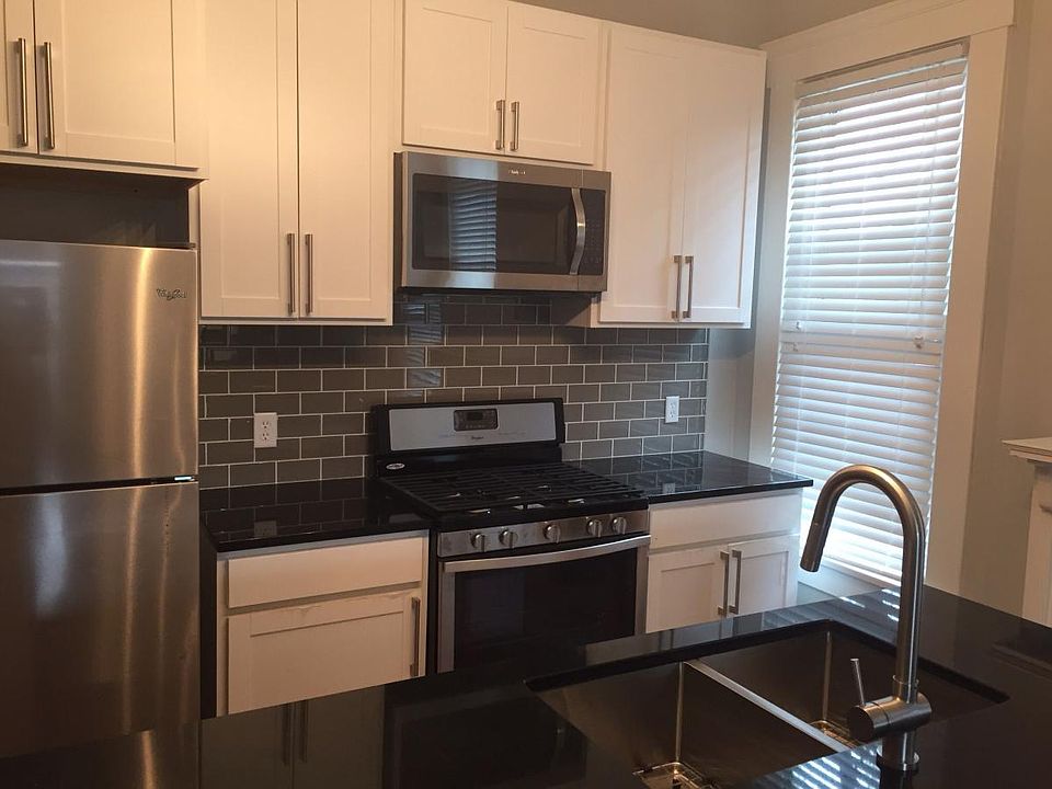 Beautiful kitchen with Island seating