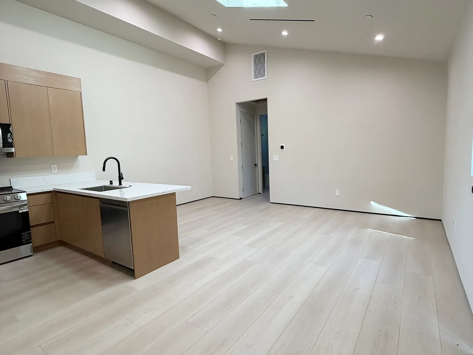 2 bed, $3,750 — Photo 3