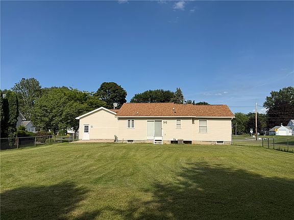 2nd image of 195 Buckman Rd