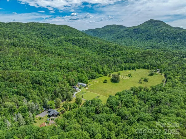 400 Kings Dr, Lake Lure, NC 28746