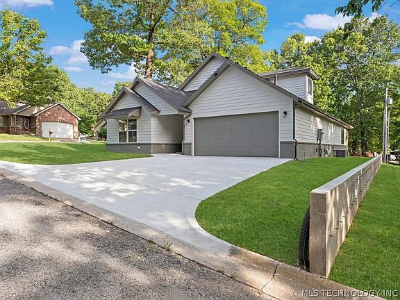3rd image of 1312 Hummingbird Ln