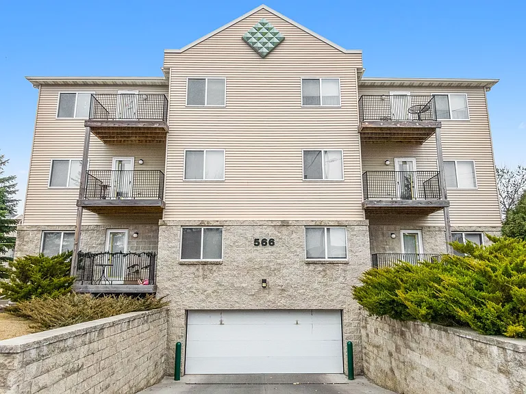 Park Avenue Apartments — Photo 9