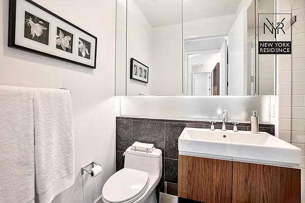 Sold by New York Residence | media 6