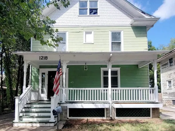 1218 E 9th Ave, Winfield, KS 67156