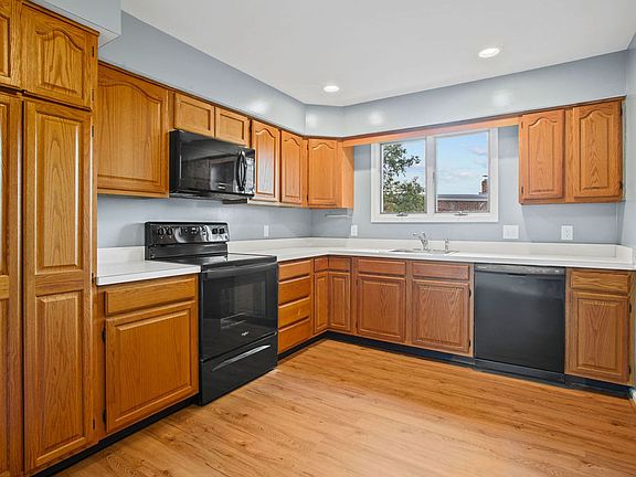 2nd image of 415 Seneca St Floor 2