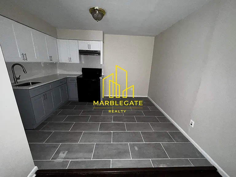 291 Wainwright St #200 — Photo 3