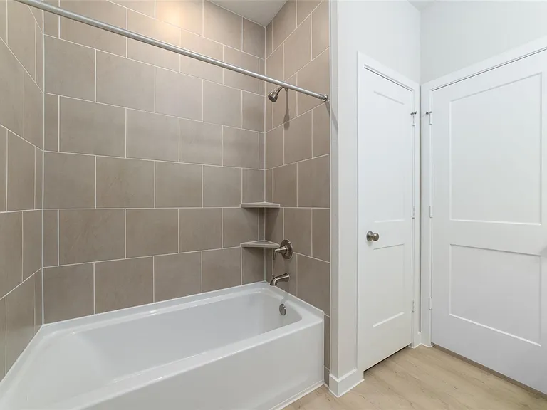 5831 Westwood Shore Dr — Photo 6