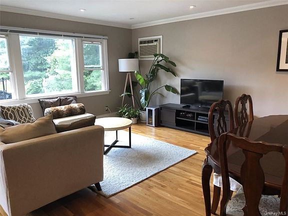 2nd image of 1024 Jefferson Ave #L