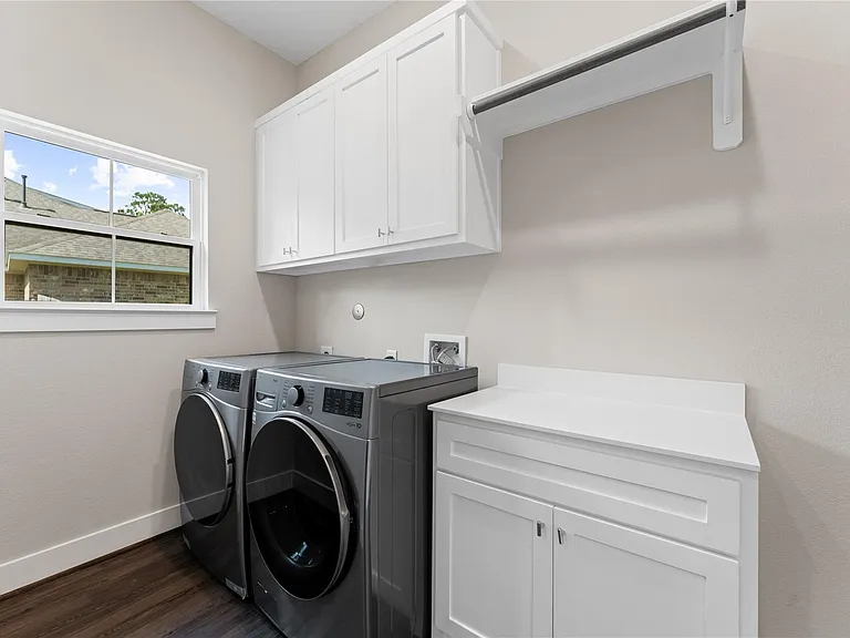 2650 Fountain View St — Photo 15