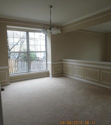 3rd image of 2715 McGuffeys Ct