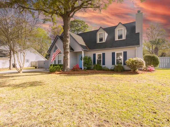 758 Mount Gilead Place Dr., Murrells Inlet, SC 29576