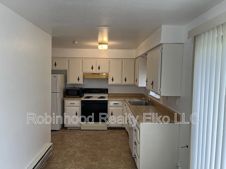 397 Parkchester Dr #2 — Photo 12
