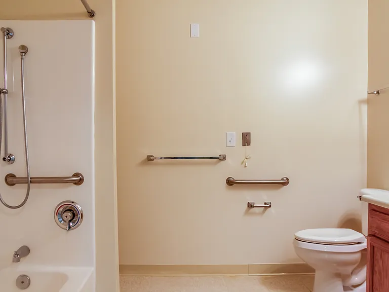 Hopkins Court Apartments — Photo 14