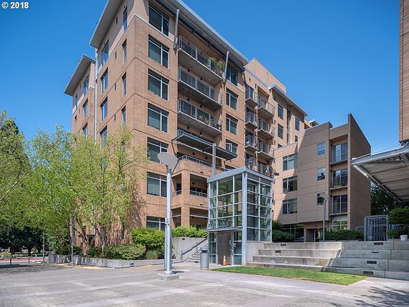 2nd image of 701 Columbia St APT 201