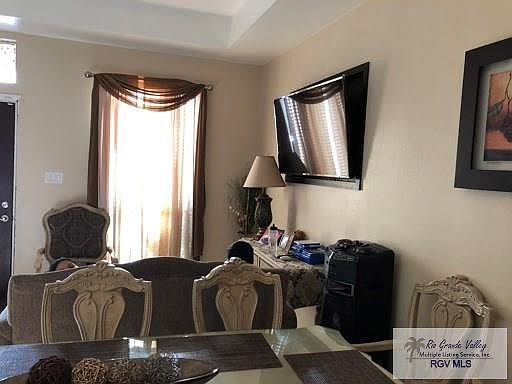 4th image of 2028 Westminster Cir