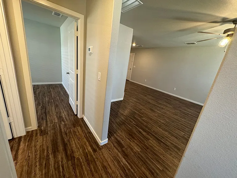 3411 Tiffin Ave — Photo 9