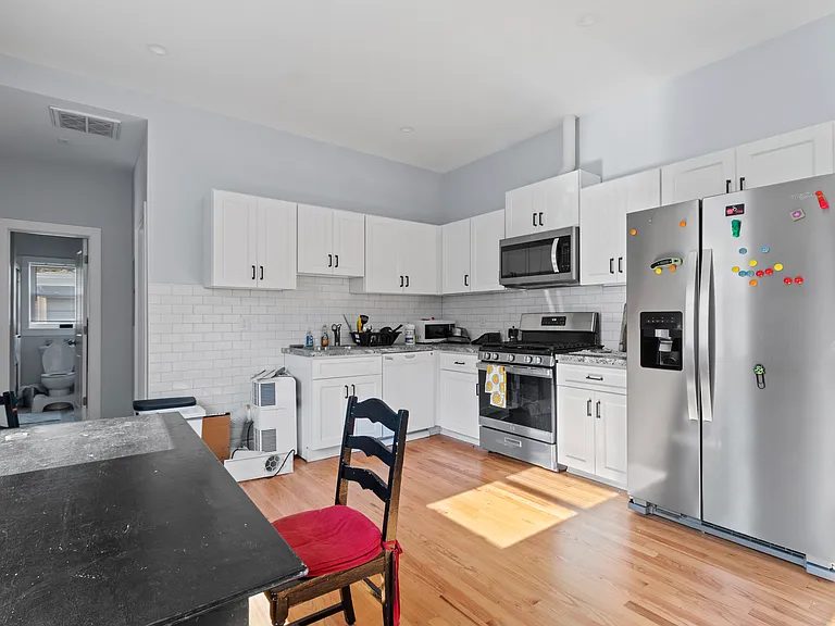20 Pearl St #2 — Photo 4