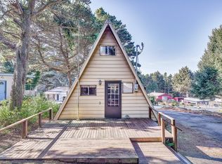 526 SE Inlet Ave, Lincoln City, OR