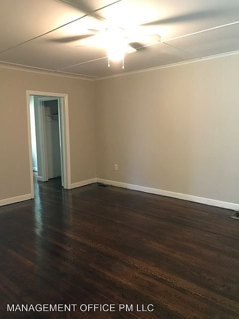 1st image of 902 Evening Shade Ln