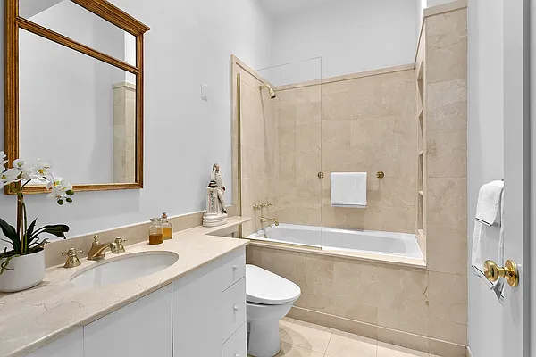 Sold by Compass | media 23