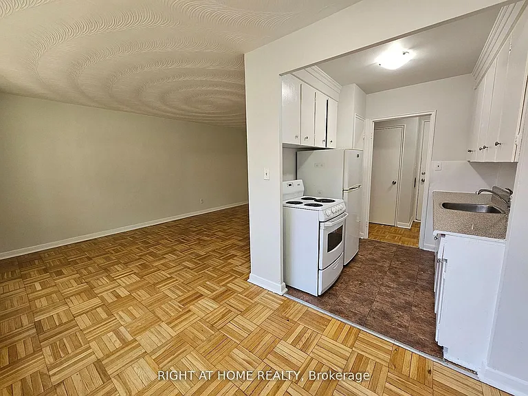 20 Cosburn Ave #207 — Photo 11