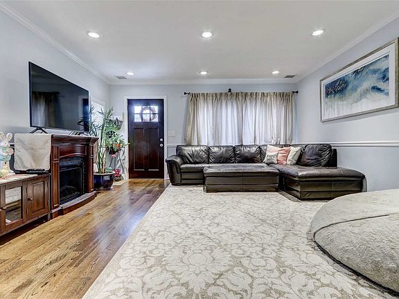 2nd image of 273 New Hyde Park Rd