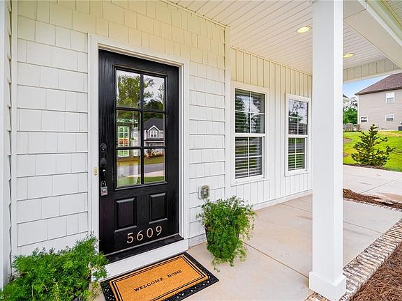 4th image of 5609 Ashview Ct