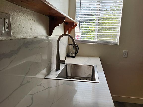 2nd image of 2450 W Avenue 32 #B
