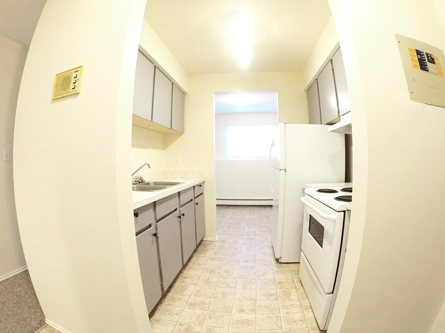 Clean 2 Bedroom Unit (RP063) — Photo 2