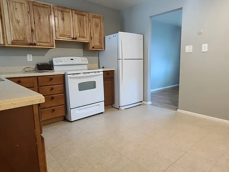 723 Kingsley Dr — Photo 8