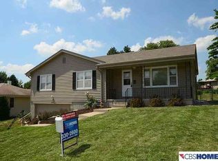 7572 Seward St, Omaha, NE 68114