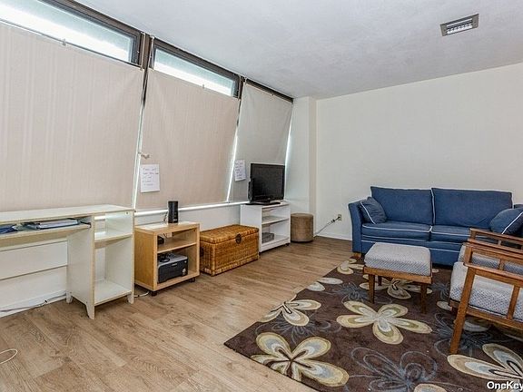 5th image of 513 W Broadway #A
