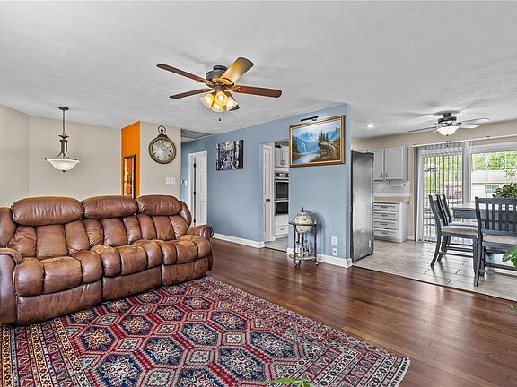 5th image of 3280 Gwengreen Dr