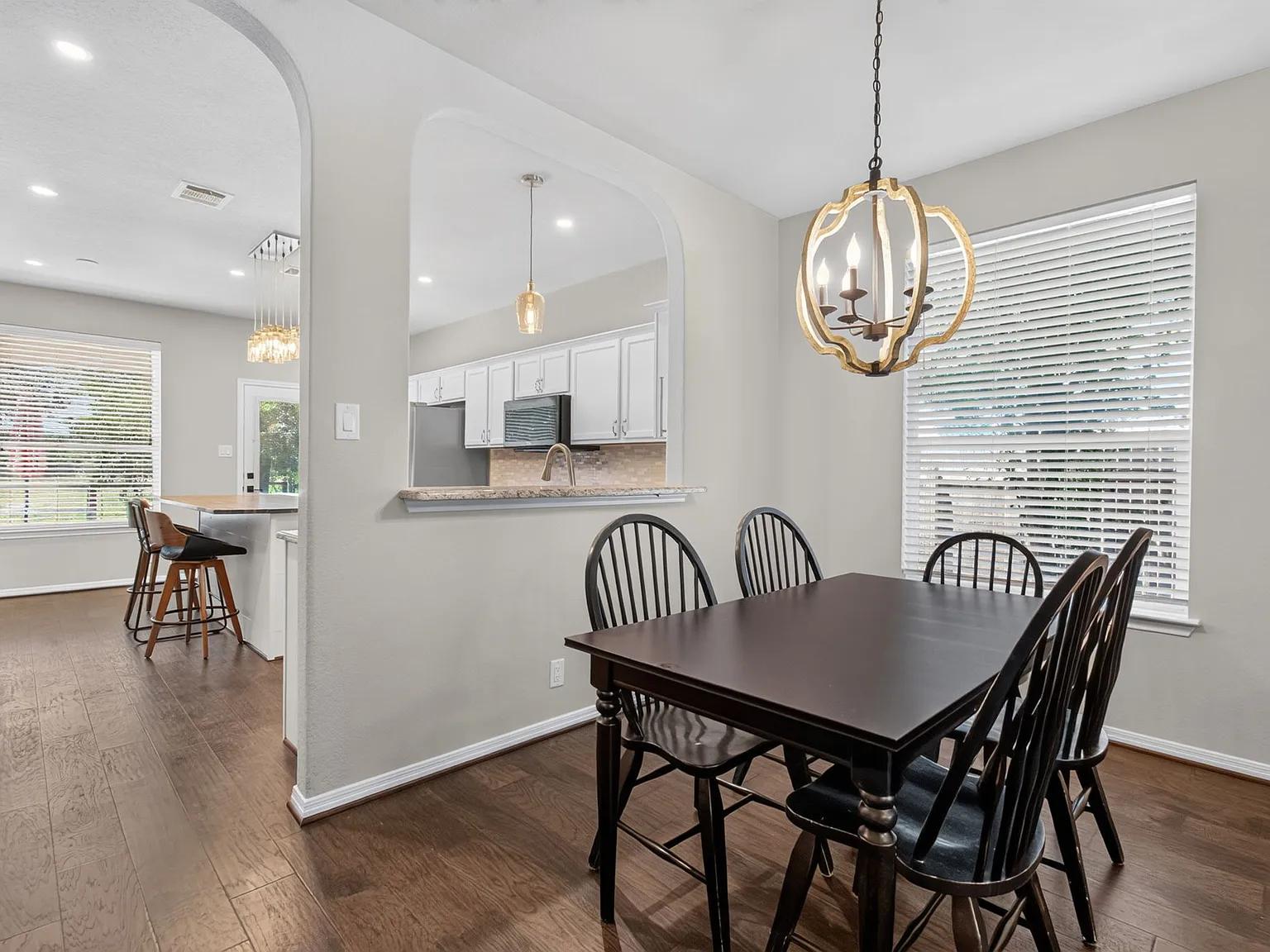 4 bed, 3.5 bath, 2882 sqft, $2,799 — Photo 4