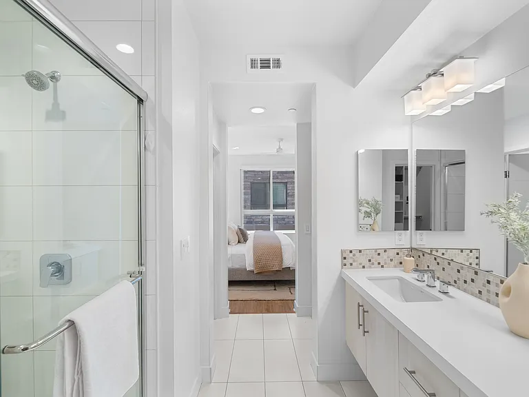2111 N Cahuenga Blvd #A-1 — Photo 16