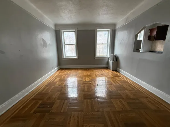 721 East 228th Street image 2 of 7