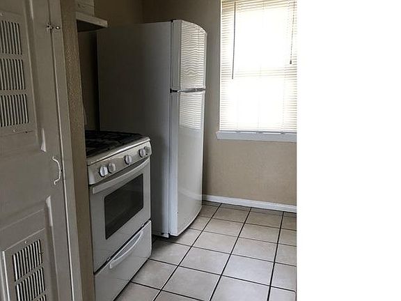 4th image of 4215 Avenue N 1/2