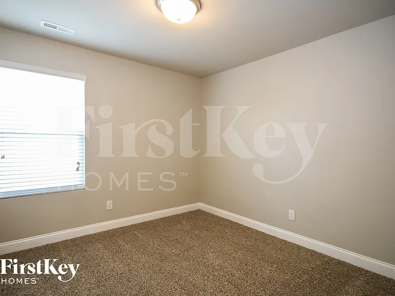 9018 Evans Woods Dr — Photo 10