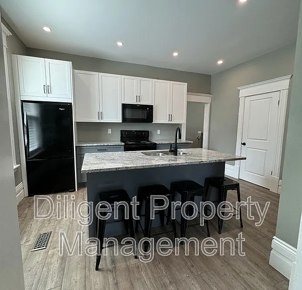 203 Rubidge St #201 — Photo 1
